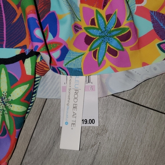 Bleu Rod Beattie Make It Pop off the shoulder Sz 6 ruffle swimsuit - Picture 4 of 15